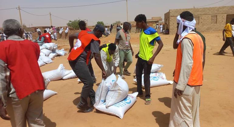BM yardım çalışanları, açlık ve çocuklara yönelik tehditler arttıkça Hartum’daki ilk gıda dağıtımını tamamladı

 Nguncel.com