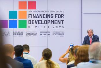 O secretário-geral da ONU, António Guterres, discursa na 4ª Conferência de Financiamento para o Desenvolvimento