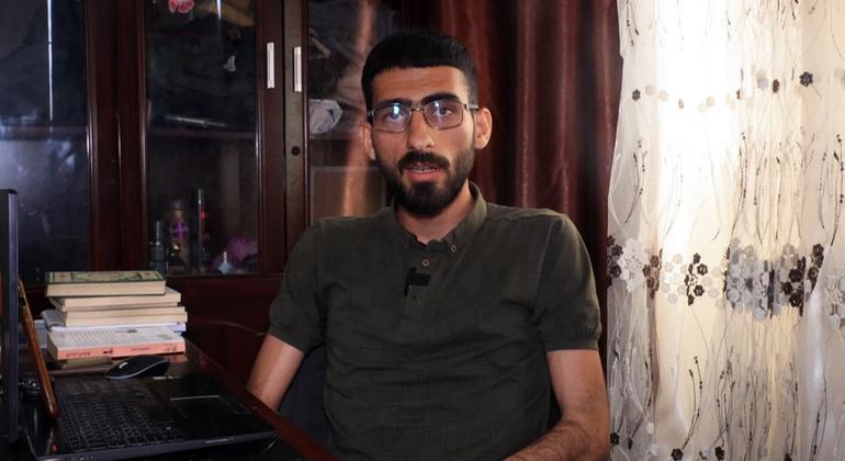 الشاب غازي المجدلاوي مؤسس مبادرة إلكترونية تُعرف بـ"المركز الفلسطيني للمفقودين والمخفيين قسرا". الشاب غازي المجدلاوي مؤسس مبادرة إلكترونية تُعرف بـ"المركز الفلسطيني للمفقودين والمخفيين قسرا".