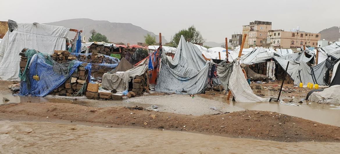 Des pluies torrentielles ont dévasté des sites de déplacés internes dans la ville de Saada, au Yémen.