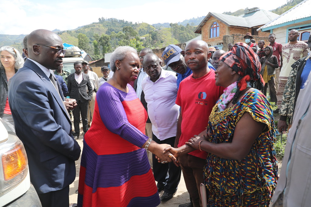 SRSG Bintou Keita akikutana na watu walioathiriwa na maafa huko Kalehe, Kivu Kusini.