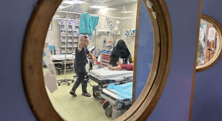 Paciente em tratamento no Complexo Médico Nasser em Khan Yunis, no sul de Gaza