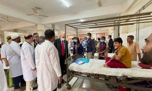 UN human rights chief Volker Türk visiting the Nitol Hospital in Bangladesh, where students received treatment after being shot while participating in last summer's anti-government protests.