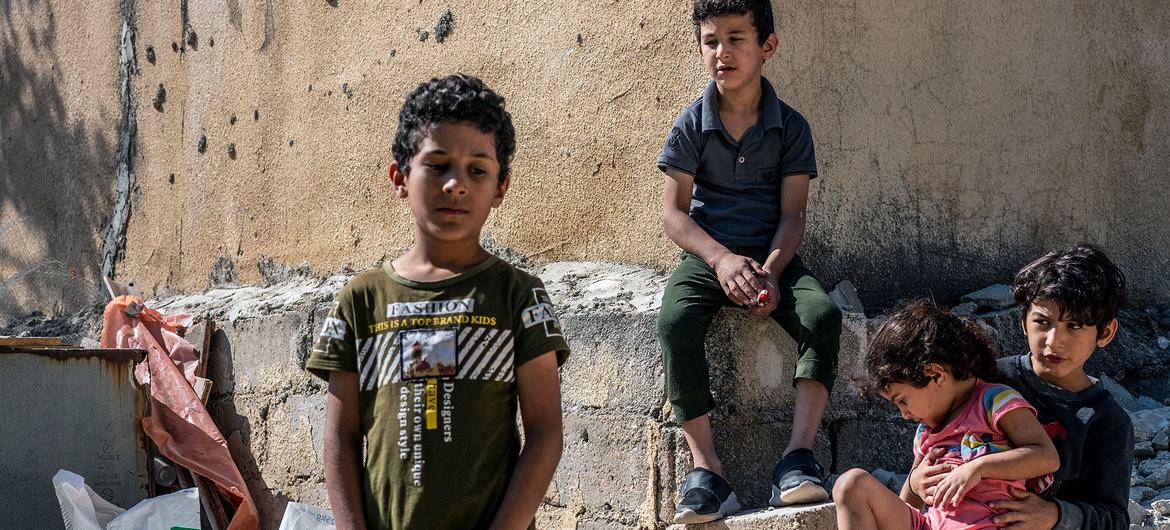 مجموعة من أطفال اللاجئين السوريين في الأردن