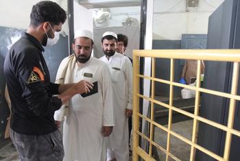 کمیٹی نے پاکستان میں غیرملکیوں کی ملک سے بیدخلی کے منصوبے کے تحت بڑے پیمانے پر لوگوں کو ملک بدر کیے جانے پر بھی تشویش ظاہر کی ہے۔