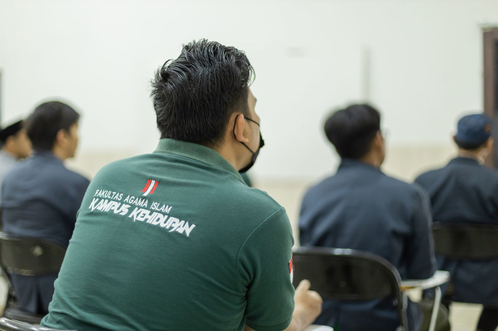 Estudiar para obtener un título universitario forma parte de un programa piloto apoyado por la ONU en el centro penitenciario de clase IIA de Tangerang, en Indonesia.
