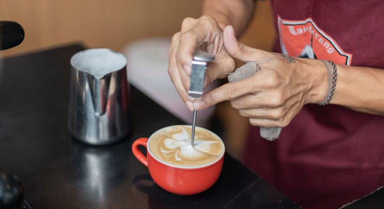 Parmaklıklar ardındaki baristalar: servis zamanından latte servisine

 Nguncel.com