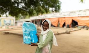 Hapo awali, Renad alitumia mfuko wa plastiki kubeba vitabu na kalamu yake. Sasa, akiwa na begi lake jipya la shule, madaftari yake yako salama na yamepangwa vizuri. Kwake, kurudi shuleni kunamaanisha muda zaidi na matembezi ya asubuhi ya thamani pamoja n…