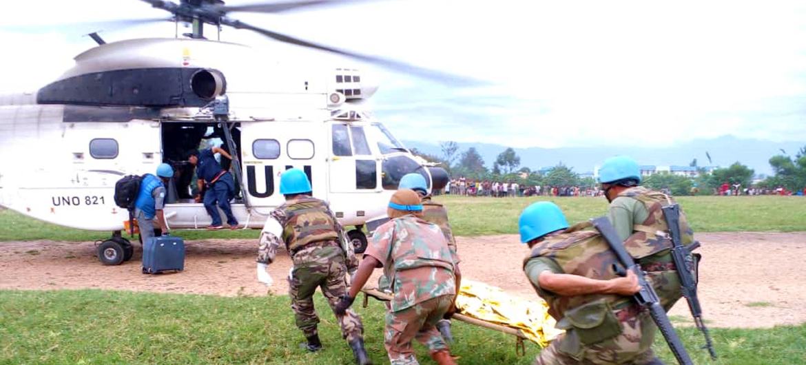 Injured UN peacekeepers in DRC from Morocco, being transported for treatment after they were attacked in Kiwanja, Rutshuru North Kivu by the armed group M23 (file photo).