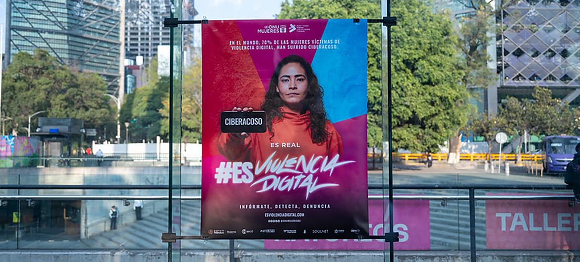 Affiche de la campagne « La violence numérique est réelle », à Mexico, au Mexique. 