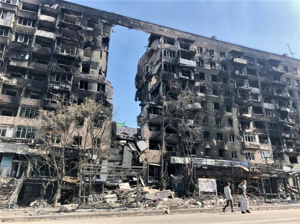 La ville de Marioupol, en Ukraine, a été largement détruite.