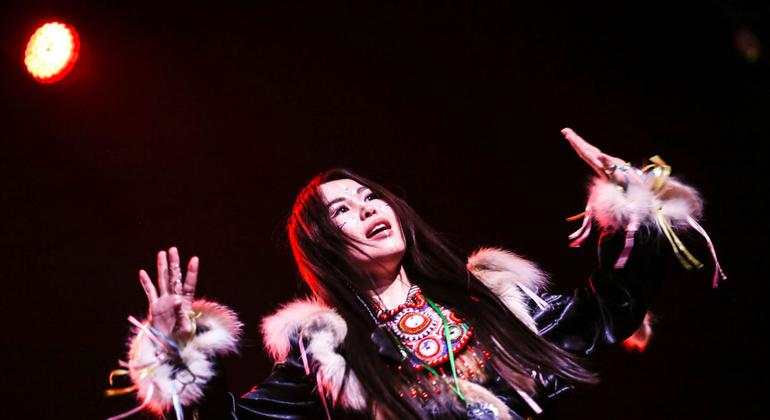Красноярская группа Otyken исполняет свои песни на языках малых народов Сибири.