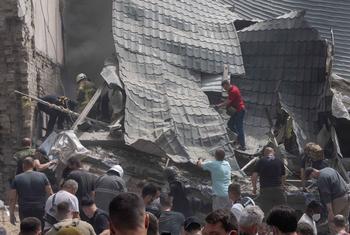 Secuelas de un ataque con misiles en Kiev (archivo).