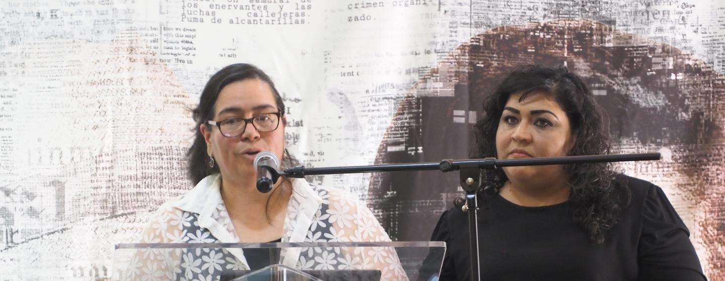 Rocío Gallegos y Gabriela Minjares en la séptima edición del Premio Breach / Valdez de Periodismo y Derechos Humanos.