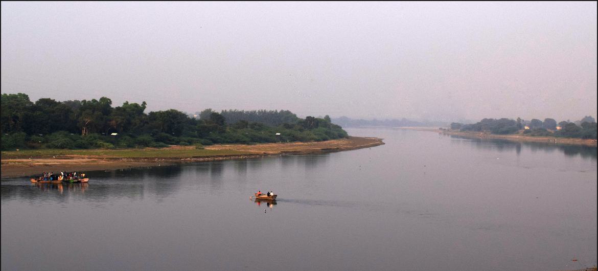  O rio Yamuna perto de Delhi
