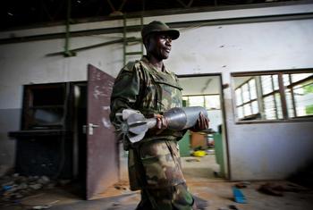 非洲联盟部队发现青年党的简易爆炸装置、汽车炸弹和自杀式背心。