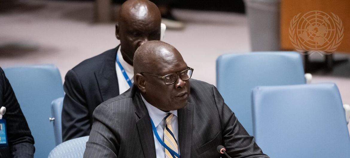 أكوي بونا مالوال، الممثل الدائم لجمهورية جنوب السودان لدى الأمم المتحدة، يلقي كلمة أمام مجلس الأمن