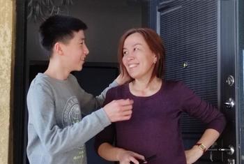 Бактыгул Чыныбаева  с сыном Урматом. 