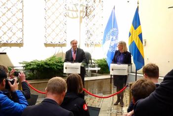 Генсек ООН Антониу Гутерриш и премьер-министр Швеции Магдалена Андерсон на пресс-конференции в Стокгольме. 
