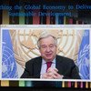Le Secrétaire général de l'ONU António Guterres participe à une table ronde virtuelle sur la relance de l'économie pour promouvoir le développement durable.