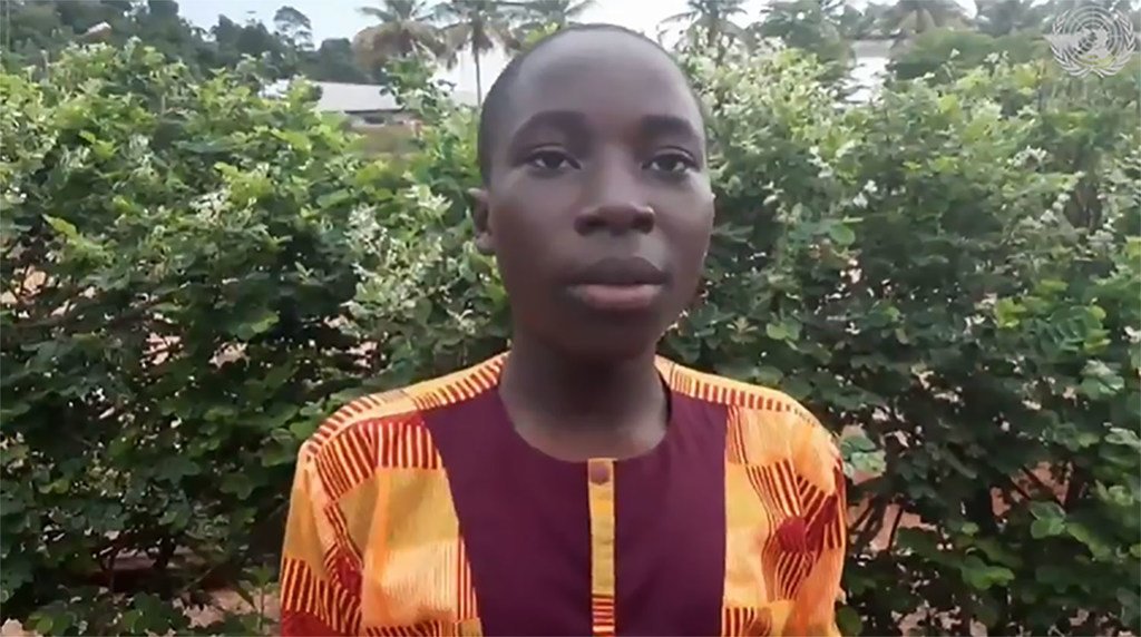 Junior, un jeune militant de Côte d'Ivoire, s'est exprimé par liaison vidéo devant le Conseil des droits de l'homme des Nations Unies sur la protection de l'environnement.