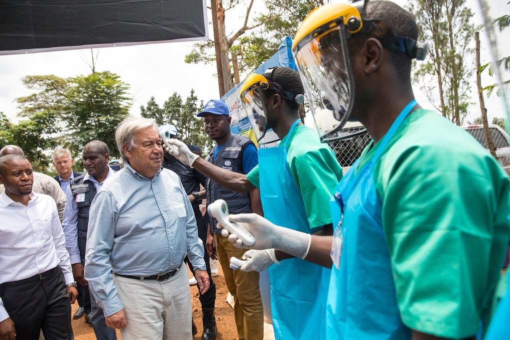 Le Secrétaire général de l'ONU, António Guterres,visite le Centre de traitement d'Ebola de Mangina, dans l'est de la République démocratique du Congo, le 1er septembre 2019.