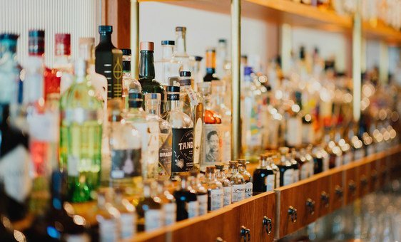 俄罗斯一家卖酒的商店。