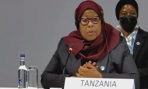 Rais Samia Suluhu Hassan wa Tanzania akihutubia mjadala wa viongozi kuhusu mshikamano kwenye mkutano wa COP26 huko Glasgow, Scotland