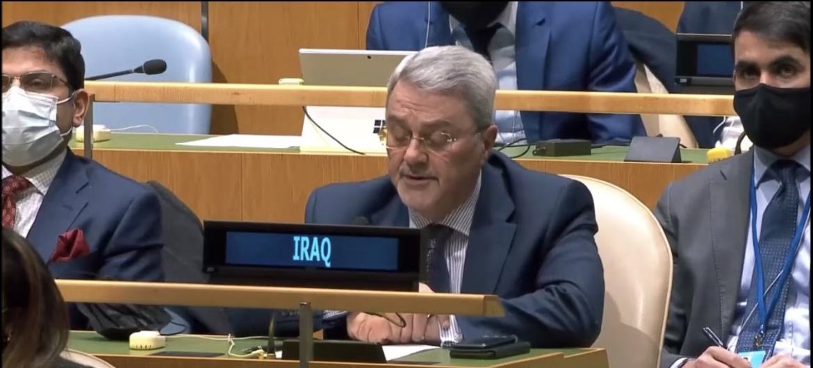 مندوب العراق خلال حديثه في الجلسة الطارئة للجمعية العامة.