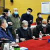 2020年2月23日，世卫组织总干事高级顾问艾尔沃德率领的世卫组织-中国联合考察组抵达武汉体育中心方舱医院进行实地考察，并正与管理、医护人员讨论工作