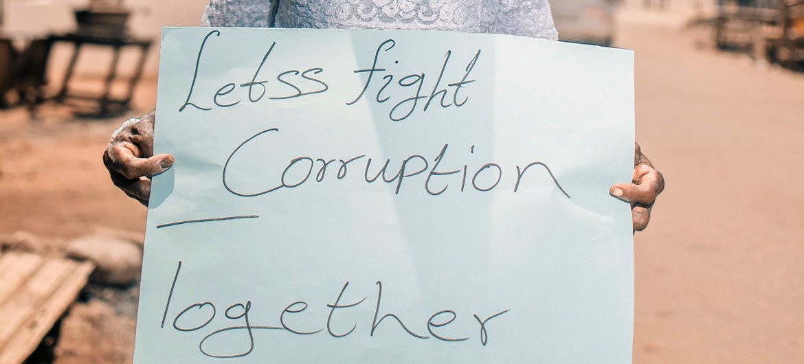 Cartaz pede "Vamos juntos combater a corrupção."