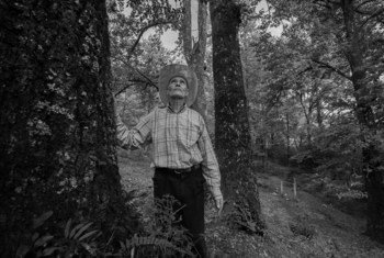 Don Blas Fonseca, participante en un proyecto de restauración del bosque en la Sierra Gorda de Querétaro.