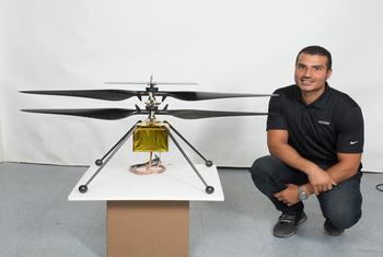 Loay Elbasyouni a contribué au succès du vol du petit hélicoptère de la NASA sur Mars.