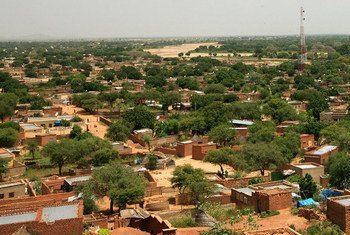 مشهد من الجو لمدينة الجنينة، عاصمة غرب دارفور ، السودان.