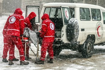 منظمات مثل الهلال الأحمر والصليب الأحمر الدوليين تقدم المساعدة لجهاز الصحة السوري