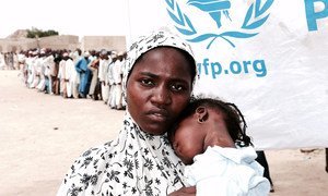 नाइजीरिया में, विस्थापित हज़ारों महिलाएँ भुखमरी और खाद्य असुरक्षा का सामना कर रही हैं और जीवित रहने के लिये, संयुक्त राष्ट्र की सहायता पर निर्भर हैं.
