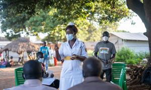 Judith Candiru, auxiliar de enfermería del Centro de Salud de Midigo, en el distrito de Yumbe, en Uganda