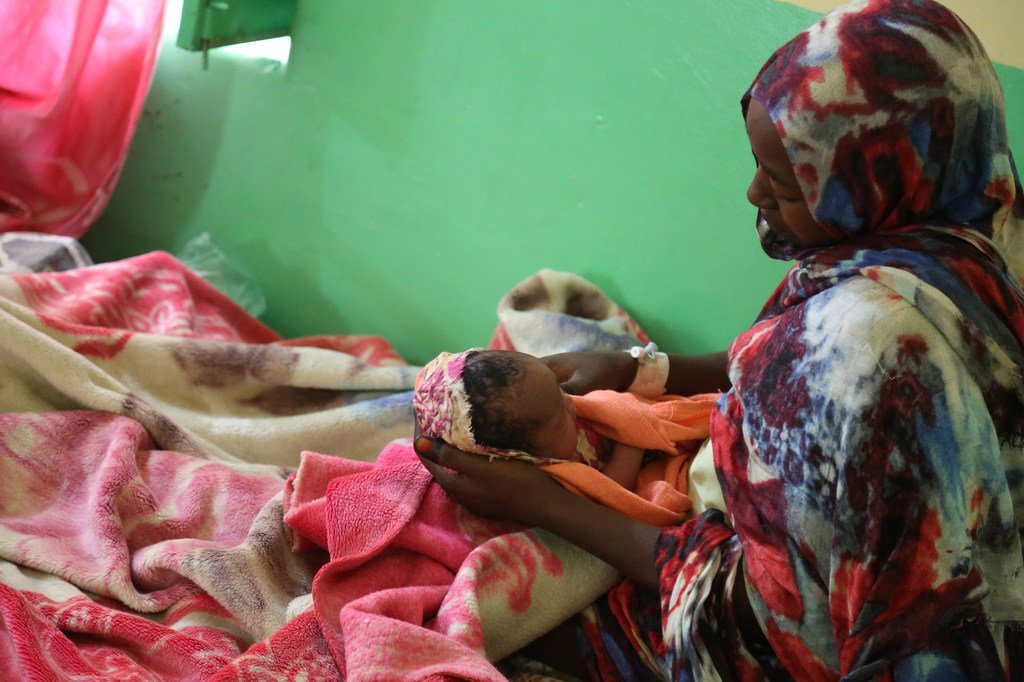 في السودان، تواصل القابلات عملهن لضمان أن تكون جميع الولادات آمنة حتى أثناء جائحة COVID-19.