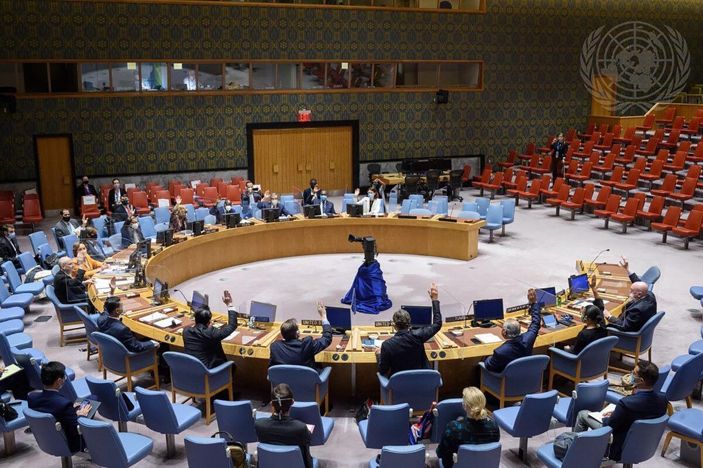 مجلس الأمن يعتمد بالإجماع القرار 2578 (2021) بشأن ليبيا، والذي يمدد بموجبه الإذن بتفتيش السفن المشتبه في انتهاكها لحظر الأسلحة في ليبيا لمدة 12 شهرا أخرى من تاريخ هذا القرار.