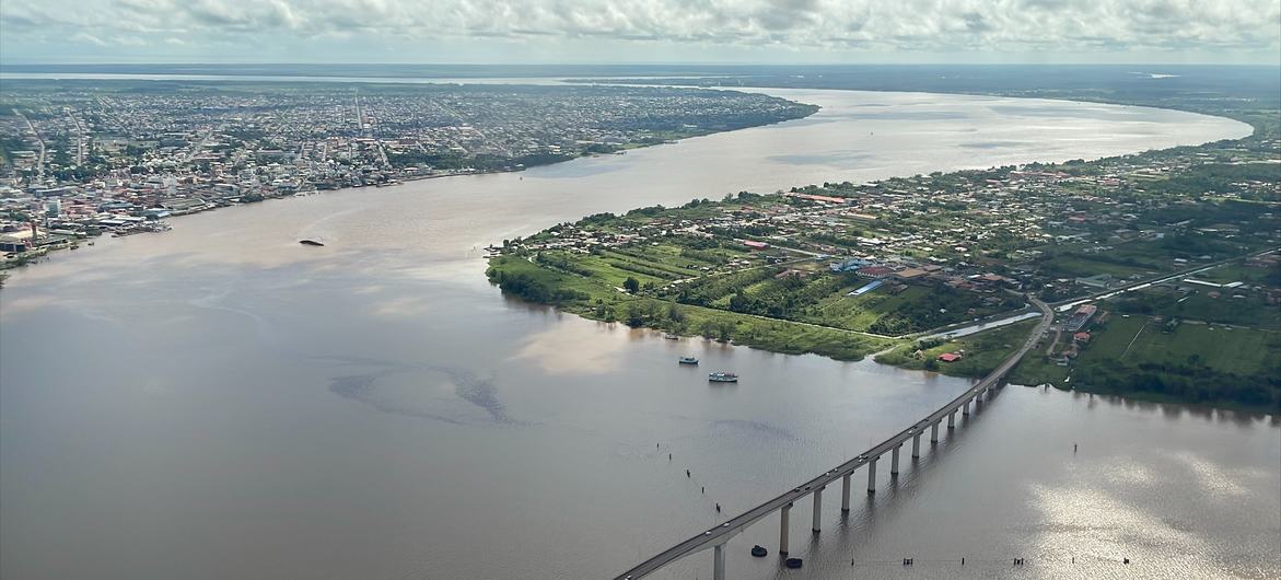 Guterres sobrevoou floresta durante visita ao Suriname