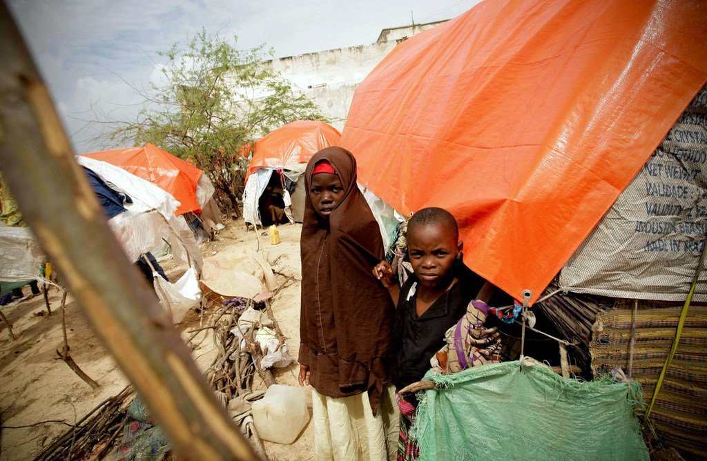 Watoto wakiwa katika kambi ya wakimbizi wa ndani, IDPs mjini Mogadishu.