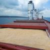Un navire transportant des céréales d'Ukraine via la mer Noire après l'accord permettant l'exportation de ces céréales..