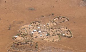 In drought-stricken regions in Somalia, families are abandoning their homes and heading for cities or enclaves where aid is available. (28 March 2017)