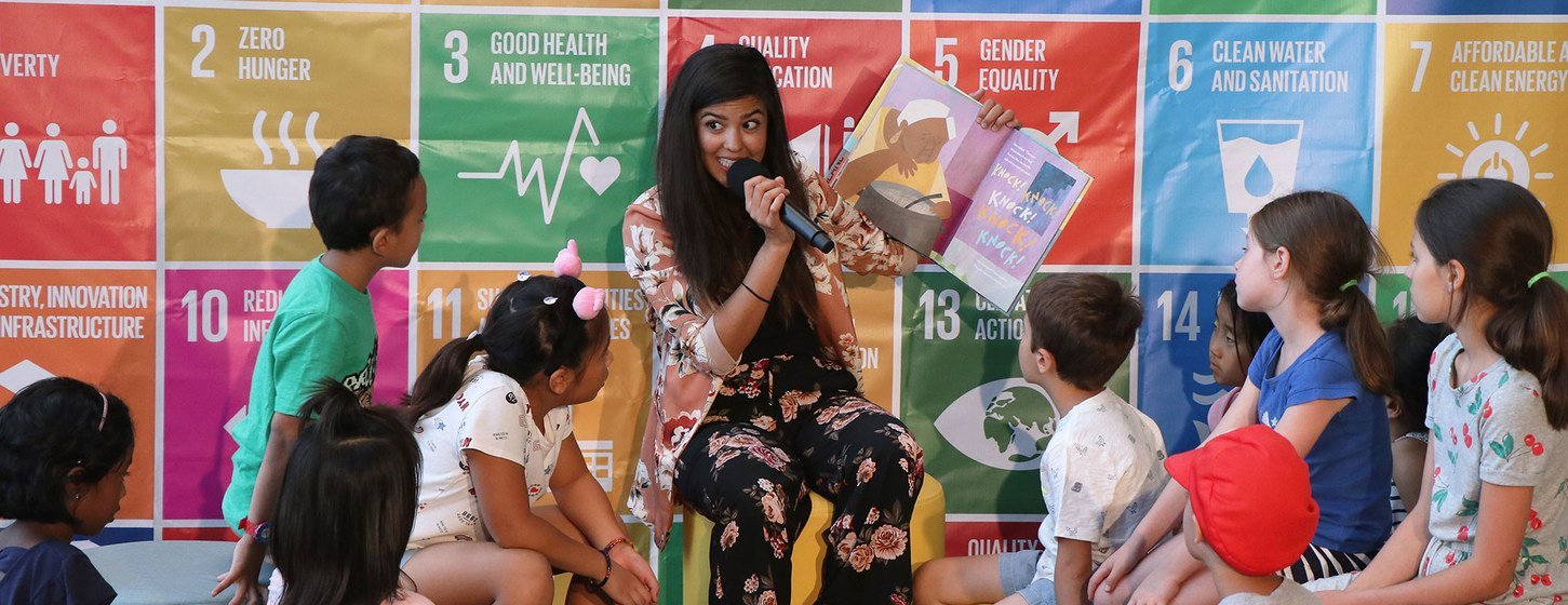 Ari Afsar, singer, songwriter and storyteller, reads at the SDG Media Zone during the High-Level Political Forum 2019 at UNHQ. (10 July 2019)