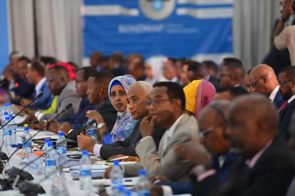 索马里联邦政府高级官员参加了在摩加迪沙举行的索马里伙伴关系论坛。 （2019年10月）