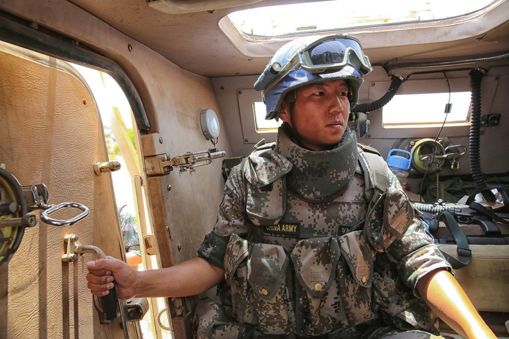 Une patrouille de Casques bleus du contingent chinois de la Mission des Nations Unies au Soudan du Sud (MINUSS).