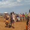 难民署和合作伙伴在埃塞俄比亚的贝尼桑古尔-古穆兹地区将难民转移到安全地带。