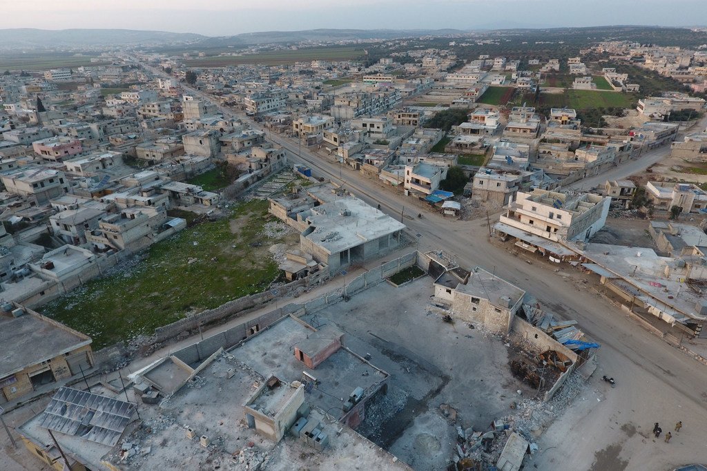 Une vue aérienne montre la destruction généralisée à Idlib dans le nord-ouest de la Syrie.