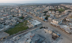 صورة جوية للدمار الذي لحق بإدلب في شمال غرب سوريا