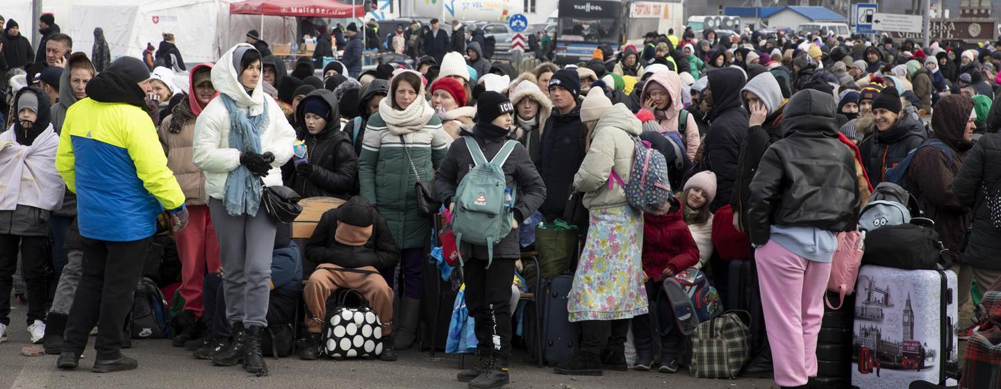 数十万乌克兰人在邻国波兰寻求安全。